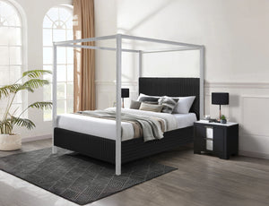 Cora - Canopy Bed