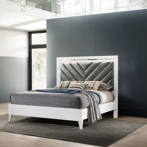 Chelsie - Bed