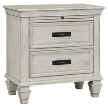 Franco 5 Piece Queen Bedroom Set – Distressed White