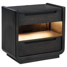 Leandro 5 Piece Queen Bedroom Set – Burnished Black