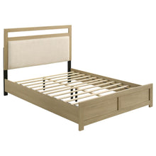 Hendricks 5 Piece Queen Bedroom Set – Light Oak / Cream