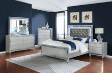 Gunnison 5 Piece Queen Bedroom Set – Silver Metallic
