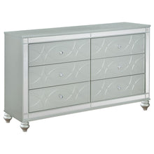 Gunnison 5 Piece Queen Bedroom Set – Silver Metallic