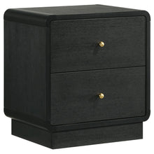 Cavelle 5 Piece Queen Bedroom Set – Black