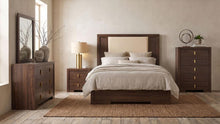 Etienne 5 Piece Queen Bedroom Set – Walnut / Vanilla