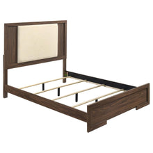 Etienne 5 Piece Queen Bedroom Set – Walnut / Vanilla