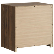 Etienne 5 Piece Queen Bedroom Set – Walnut / Vanilla