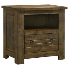 Doherty 5 Piece Queen Bedroom Set – Rustic Golden Brown / Light Brown