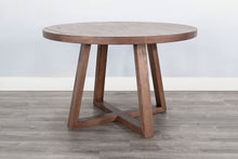 Mia - Round Table