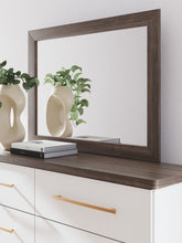 Kendanport - Brown - Bedroom Mirror