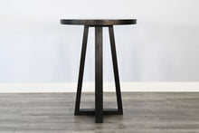 Mia - Round Table