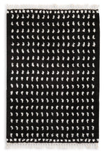 Minston - 5' x 7' Rug - Black / White