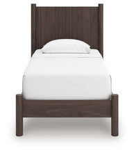 Pamytta - Panel Platform Bed