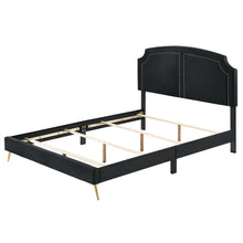 Zeena - Bed