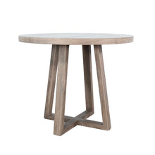 Mia - Round Table
