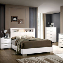 Carlie 5 Pc Queen Bedroom Set – White