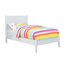 Lennart 5 Pc Queen Bedroom Set – White