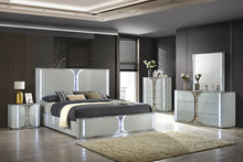 Cleburne 5 Pc Queen Bedroom Set – Light Gray
