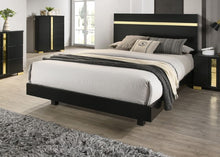 Lillestrom 5 Pc Queen Bedroom Set – Black/Gold