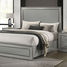 Cassiopeia 5 Pc Queen Bedroom Set – Metallic Gray