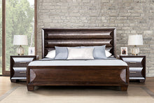 Hinwitz 4 Pc Queen Bedroom Set – Espresso