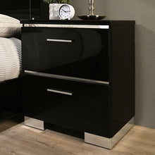 Carlie 5 Pc Queen Bedroom Set – Black