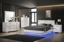 Erlach 5 Pc Queen Bedroom Set – White/Chrome