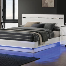 Erlach 5 Pc Queen Bedroom Set – White/Chrome